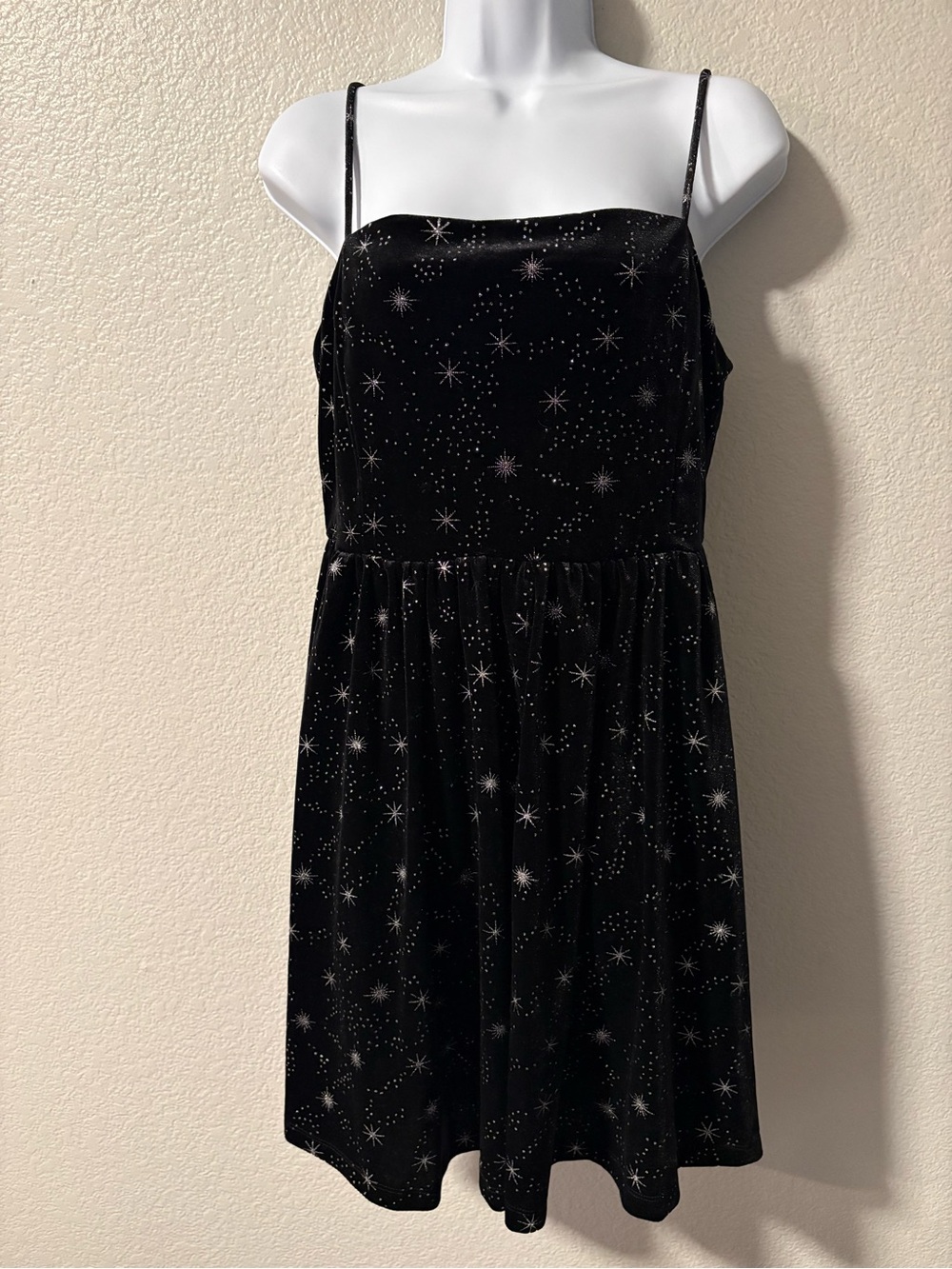 Elodie Black Velvet Star-Print Spaghetti-Strap Dress
